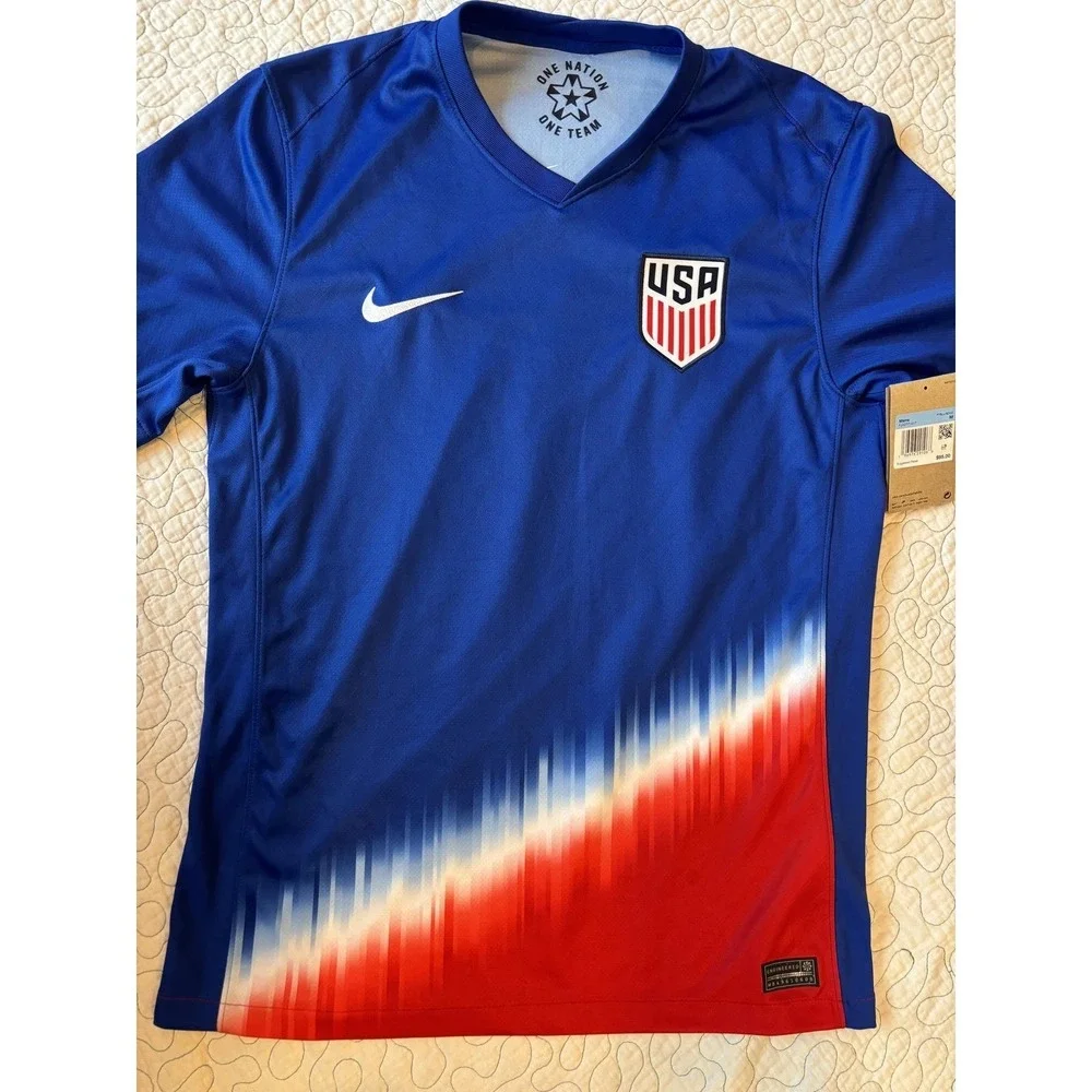 Nike Men's USA Soccer Team  Size Medium Blue and Red Nike Jersey #530